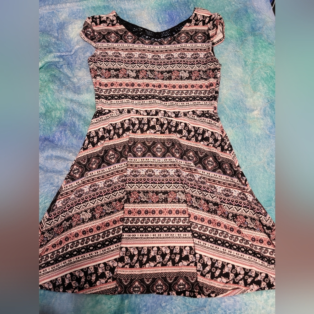 No Boundaries Gray and White Patterned Top